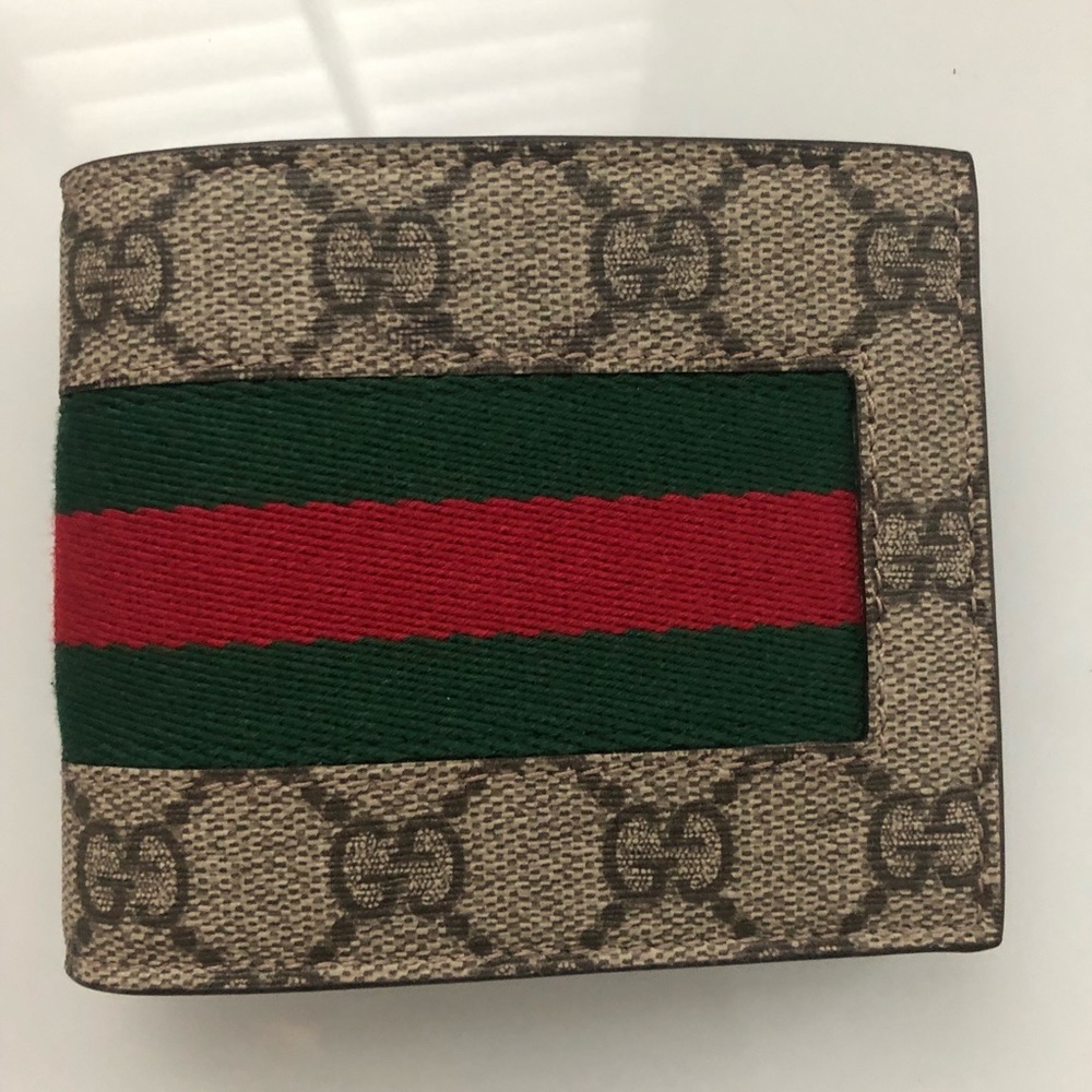 Gucci Men’s Wallet - Authentic (New - Never Used)